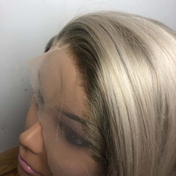 ✨LORI OMBRÉ 22” BLONDE LACEFRONT WIG *NWT*…